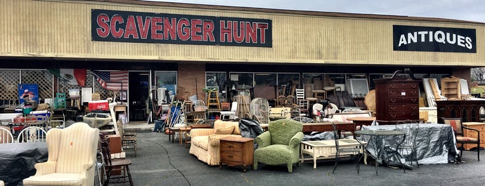 Scavenger Hunt (Flea Market) is one of Thrifting Spots in the Southeast.