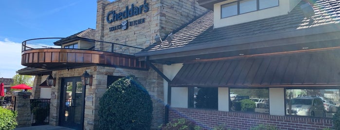 Cheddar's Casual Café is one of Oh The Places I Should Go.