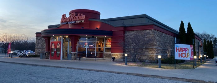 Red Robin Gourmet Burgers and Brews is one of food resturants.