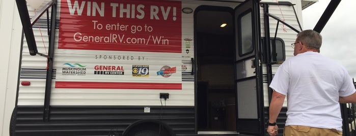 General RV Center is one of Rickさんのお気に入りスポット.