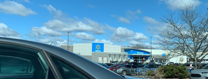 Walmart Supercenter is one of Kent.