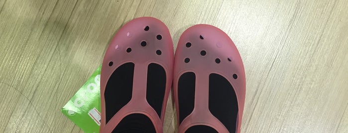 Crocs is one of Top picks for Clothing Stores.