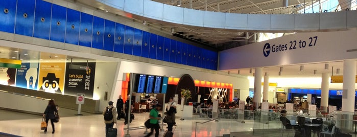 Terminal 5 is one of Lugares favoritos de Andrew.