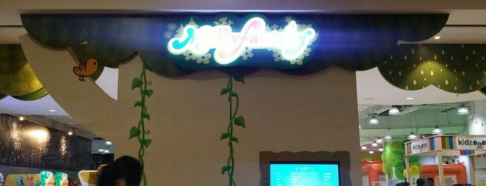 Molly Fantasy by AEON is one of Vivacity Megamall subvenues.