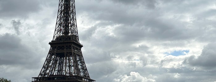 Passerelle Debilly is one of Plus beaux sites à visiter à PARIS.