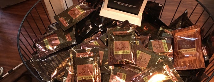 Godiva Chocolatier is one of Tempat yang Disukai Bruna.