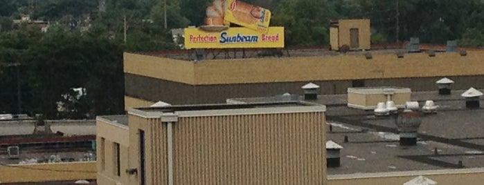 Sunbeam Bread Sign is one of Lugares favoritos de Cathy.