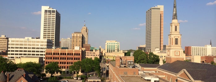 City of Fort Wayne is one of 🌃Every US (& PR) Place With Over 100,000 People🌇.