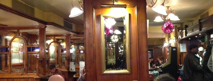 The Beehive  (Wetherspoon) is one of Posti che sono piaciuti a Ross.
