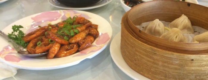 Shanghai Restaurant 上海喬家柵 is one of Posti che sono piaciuti a Caroline.