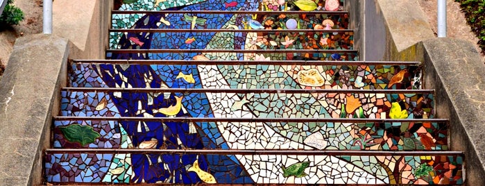 Golden Gate Heights Mosaic Stairway is one of Carolineさんのお気に入りスポット.