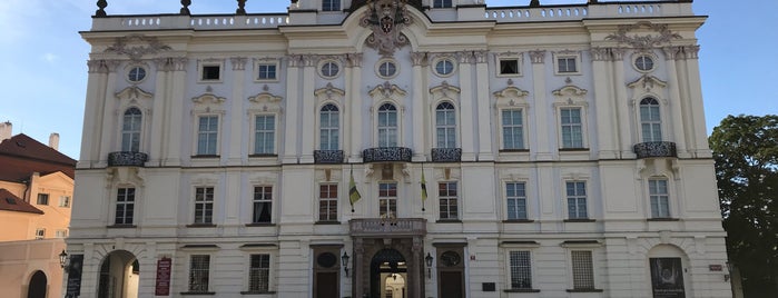 Arcibiskupský palác is one of Petr : понравившиеся места.