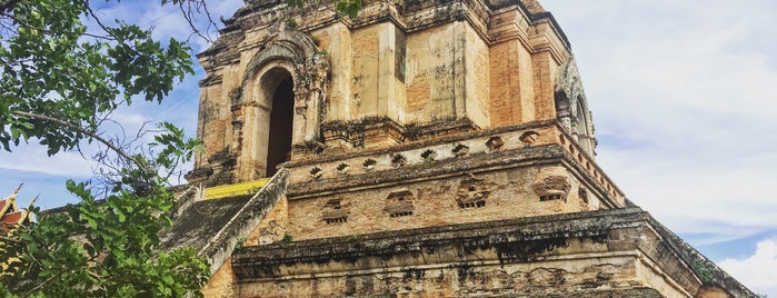 Wat Chedi Luang Varavihara is one of Chiang Mai เชียงใหม่.