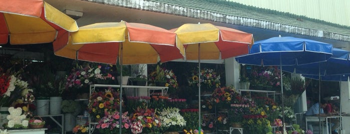 El Mercado De Prado is one of Disfraces.