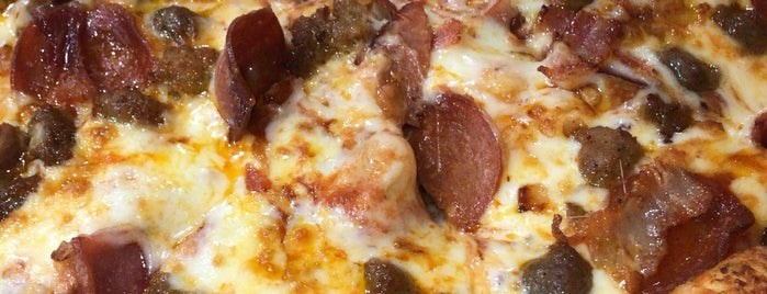 Domino's Pizza is one of Lugares guardados de iSA 💃🏻.