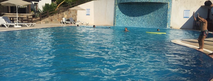 Güm-san Havuz Pool is one of Orte, die Irem gefallen.