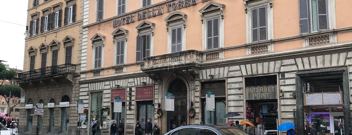 Hotel della Torre Argentina is one of Locais curtidos por Lars.