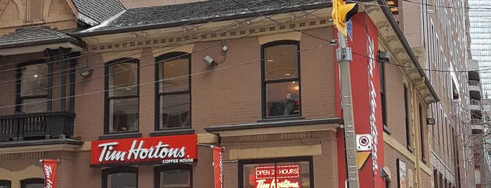 Tim Hortons is one of Lieux qui ont plu à Darren.