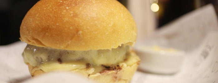 Severo Burger is one of Food Porto Alegre.