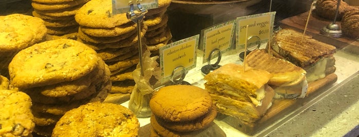 Vesuvio Bread and Bakery is one of สถานที่ที่บันทึกไว้ของ Pierre.