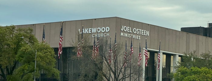 Lakewood Church is one of places I SHOULD see.