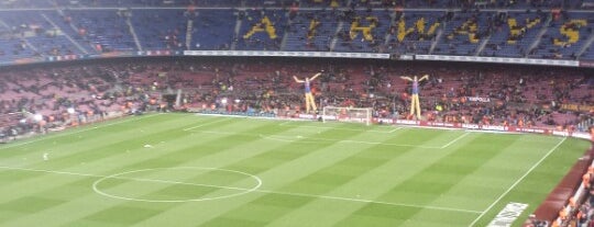 Camp Nou is one of Locais curtidos por Montserrat.