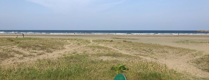小倉ビーチハウス前 is one of Surfing /Japan.
