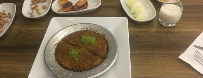 Hünkar Künefe & Kebap is one of Gespeicherte Orte von Ahmet.