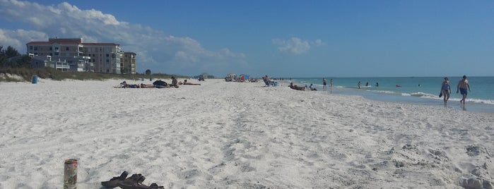 Treasure Island Beach is one of Lugares favoritos de Kaitlyn.