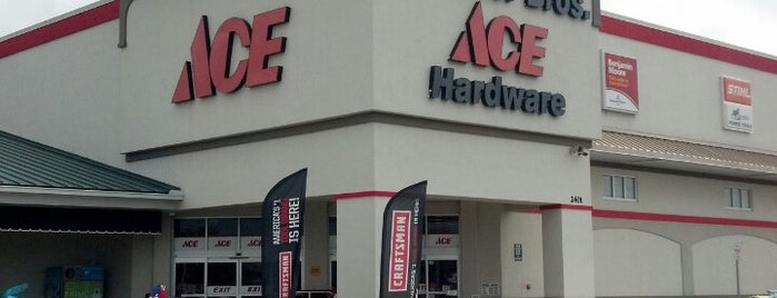 Crowder Bros Ace Hardware is one of Mikeさんのお気に入りスポット.