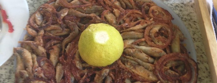 Τριαντάφυλλος is one of Sisam.