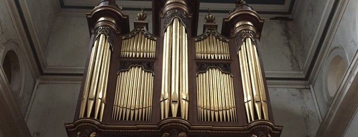 St Leonard's Church is one of London-Live music.