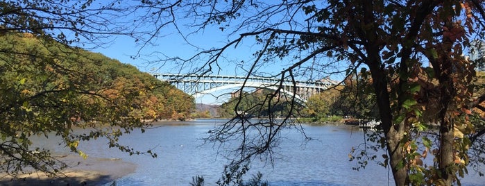 Inwood Hill Nature Center is one of Parks.