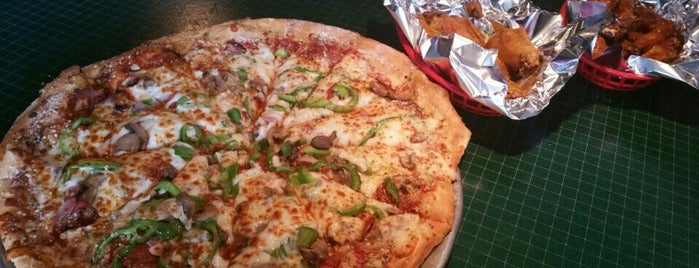 Rocky's Cafe and Pizza is one of Lakesha 님이 저장한 장소.