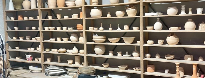 yadawei pottery is one of Dubai.