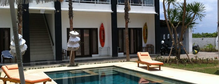 Premier Surf Camp is one of สถานที่ที่ Victor ถูกใจ.