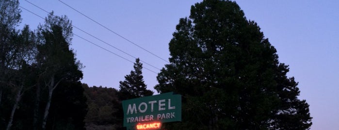 Willow Springs Motel And Trailer Park is one of explore the Bridgeport.