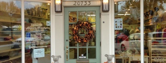 Jean's Boutique is one of Best Grosse Pointe Small Businesses.