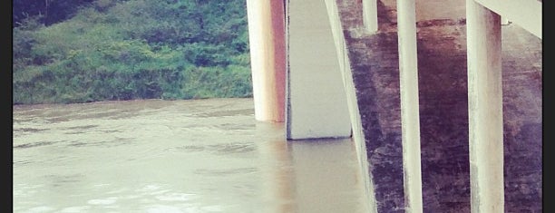 Puente Internacional de la Amistad is one of Iguazú.