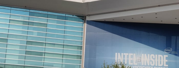 Intel Guadalajara Design Center is one of Orte, die Isabel gefallen.