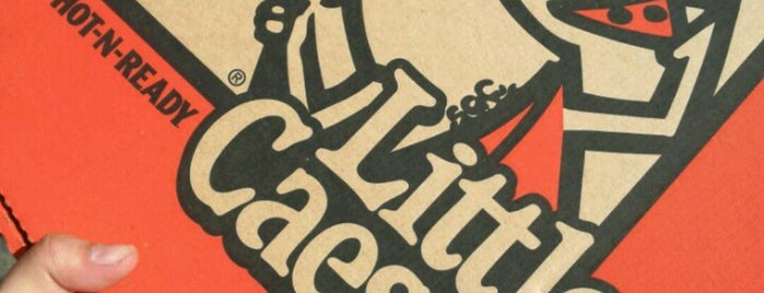Little Caesars Pizza is one of Locais curtidos por Mar.