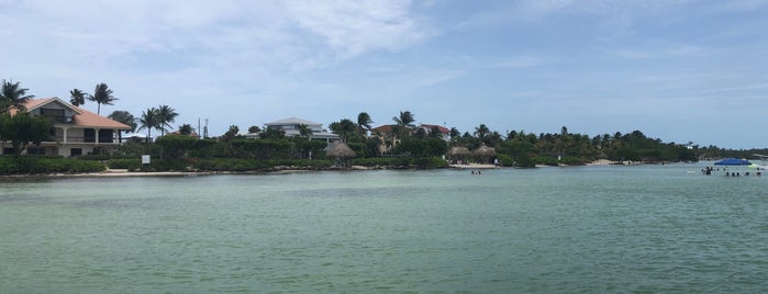 Antigua Private Beach is one of สถานที่ที่ Susana ถูกใจ.