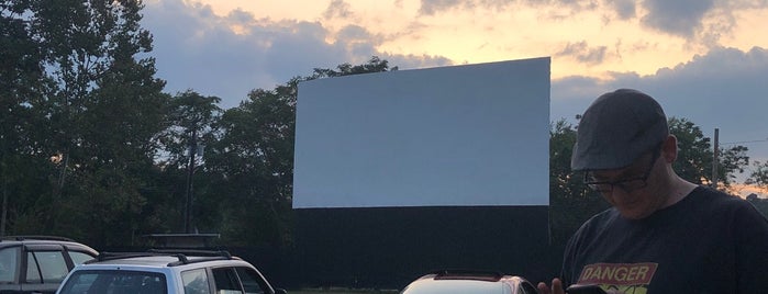 Riverside Drive In is one of Drive-In Theatres.
