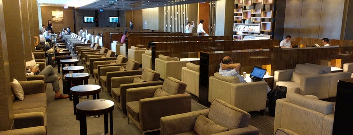 SongShan Airport VIP Lounge is one of Orte, die Dan gefallen.