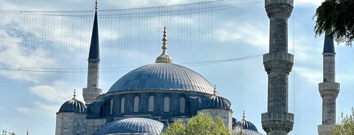 Sultanahmet Padişah Türbeleri is one of Tarih.