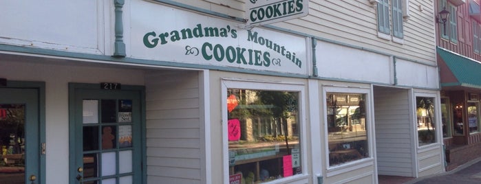 Grandma Mountain Cookies is one of Lieux qui ont plu à C.