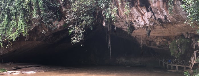Cave Lodge is one of Lieux qui ont plu à Bas.