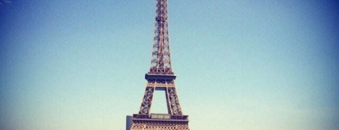 에펠탑 is one of ToDo - Paris Edition.