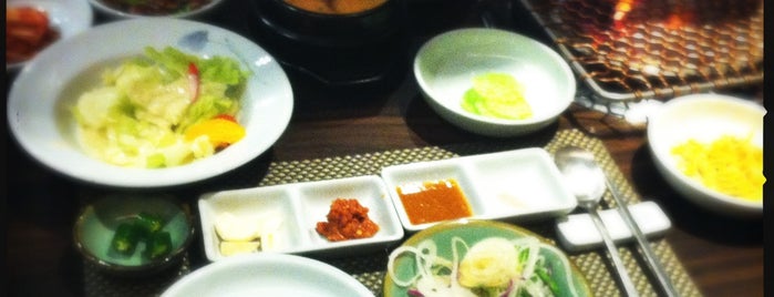 Onsemiro Korean Fine-Dining Restaurant is one of Orte, die Adrian gefallen.