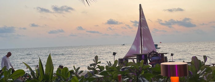 Sunset Beach Bar & Restaurant is one of Saigon Cafe & Bar.